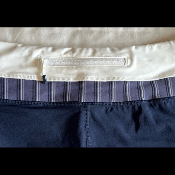 Lululemon Athletica Navy blue white shorts size 10 - Picture 3 of 7